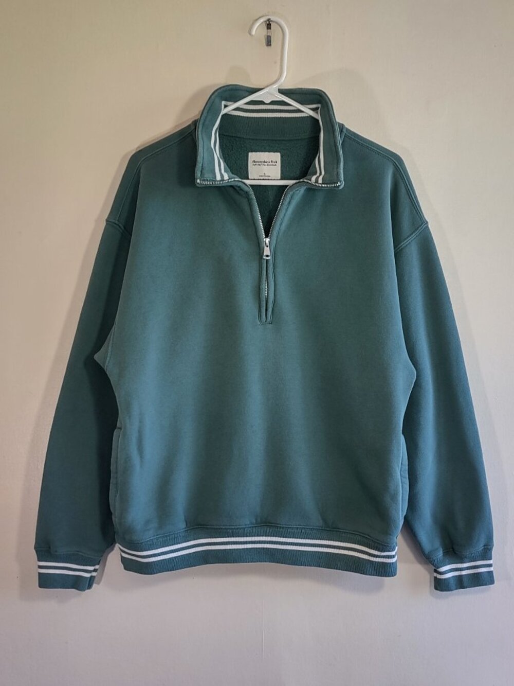 Abercrombie Fitch Soft A&F Max Essentials Sweatshirt Striped 1/4 Zip Sz Small - Picture 5 of 9
